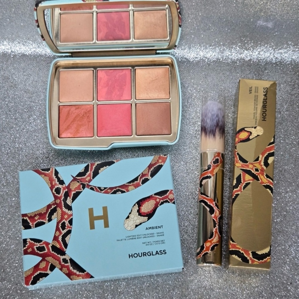 Hourglass Dragon Design Palette &Brush LIMITED ED DISCONT snake